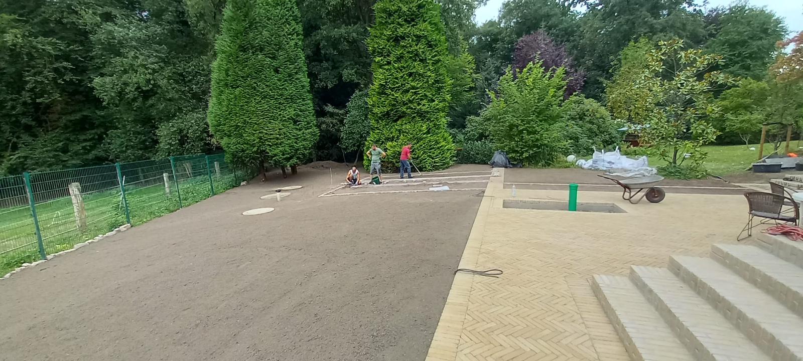 Wärmedämmverbundsystem WDVS an einer Mehrfamilienhaus-Fassade